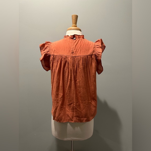 Pinch Flutter sleeve pleated top Size Medium
color burnt orange - Picture 5 of 7